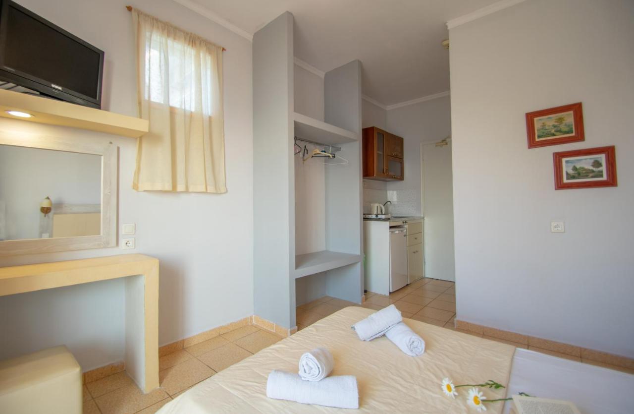 Agoulos Beach Hotel Аргасі Екстер'єр фото