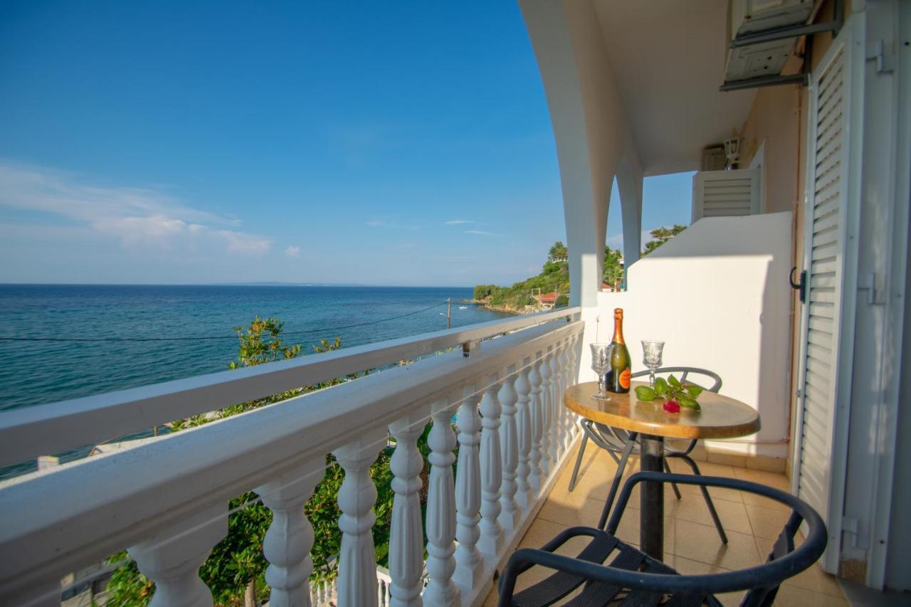 Agoulos Beach Hotel Аргасі Екстер'єр фото