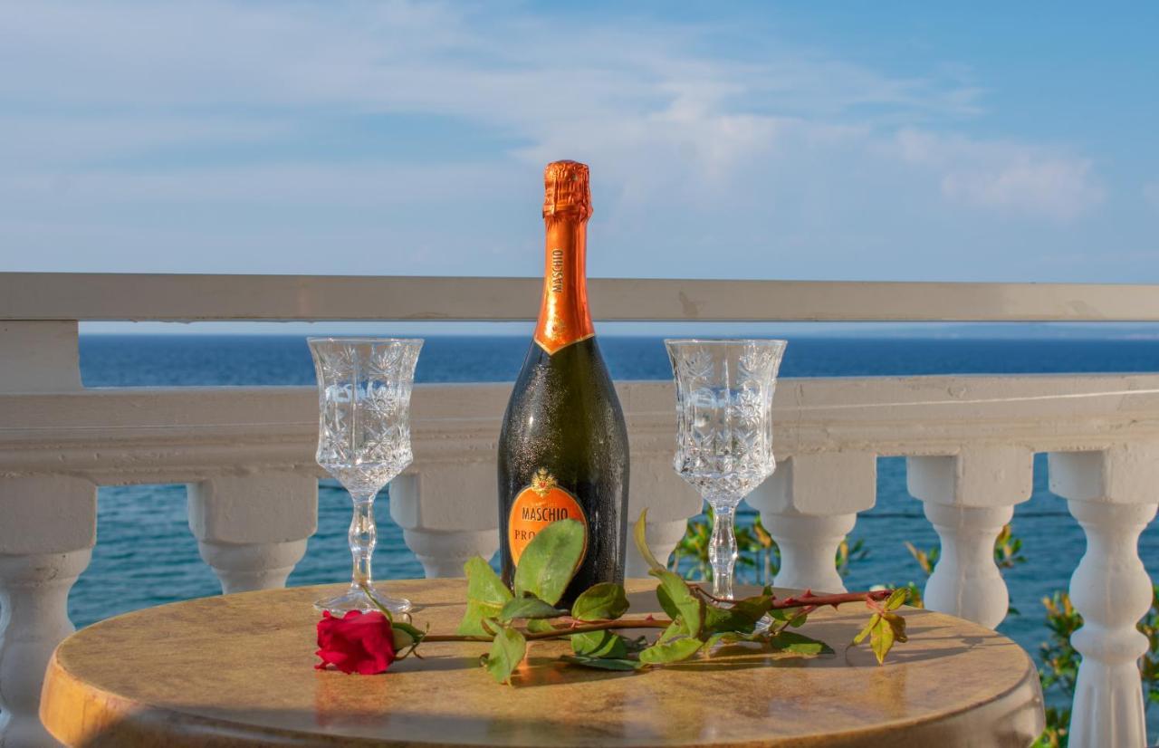 Agoulos Beach Hotel Аргасі Екстер'єр фото