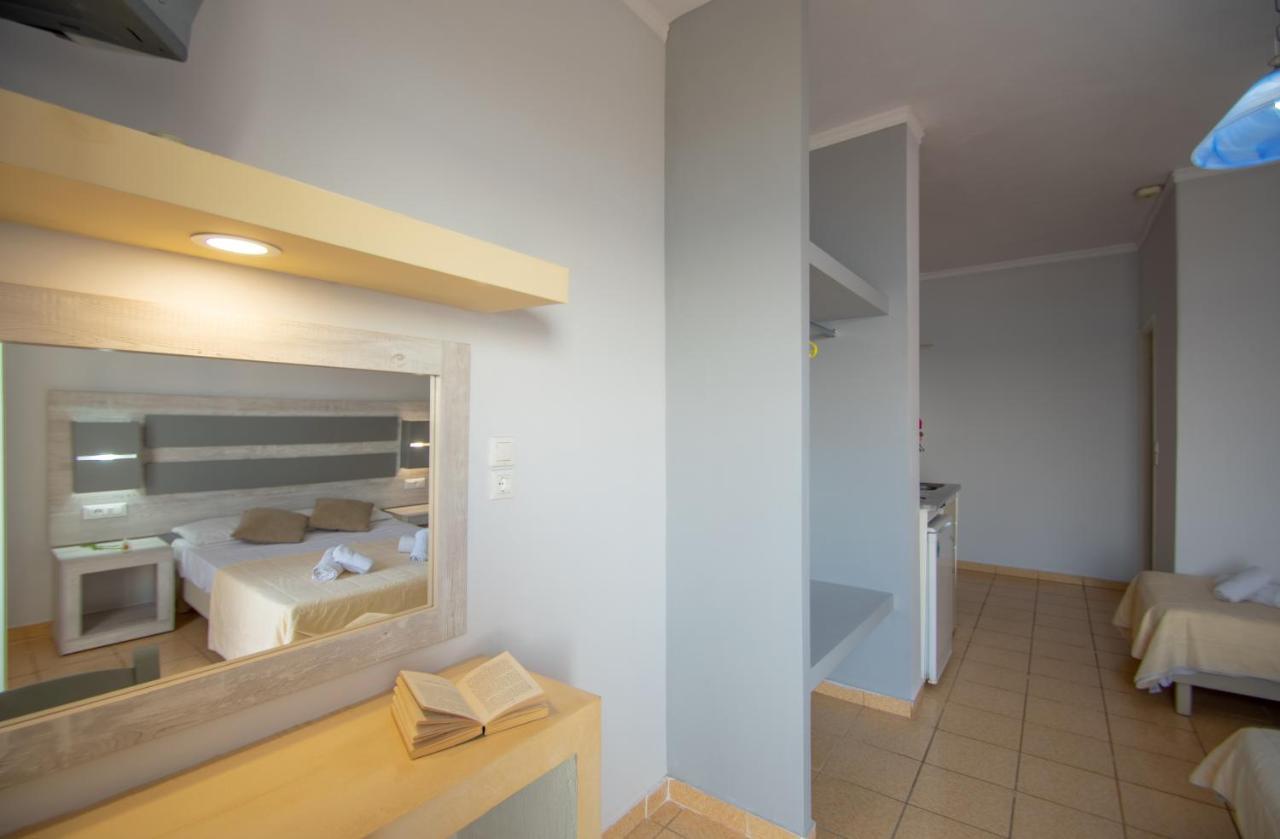 Agoulos Beach Hotel Аргасі Екстер'єр фото