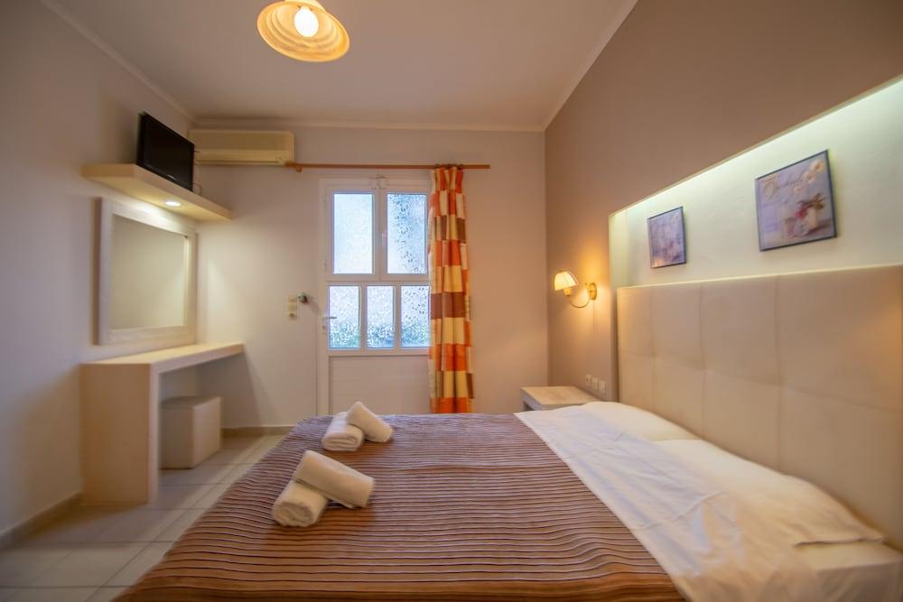 Agoulos Beach Hotel Аргасі Екстер'єр фото