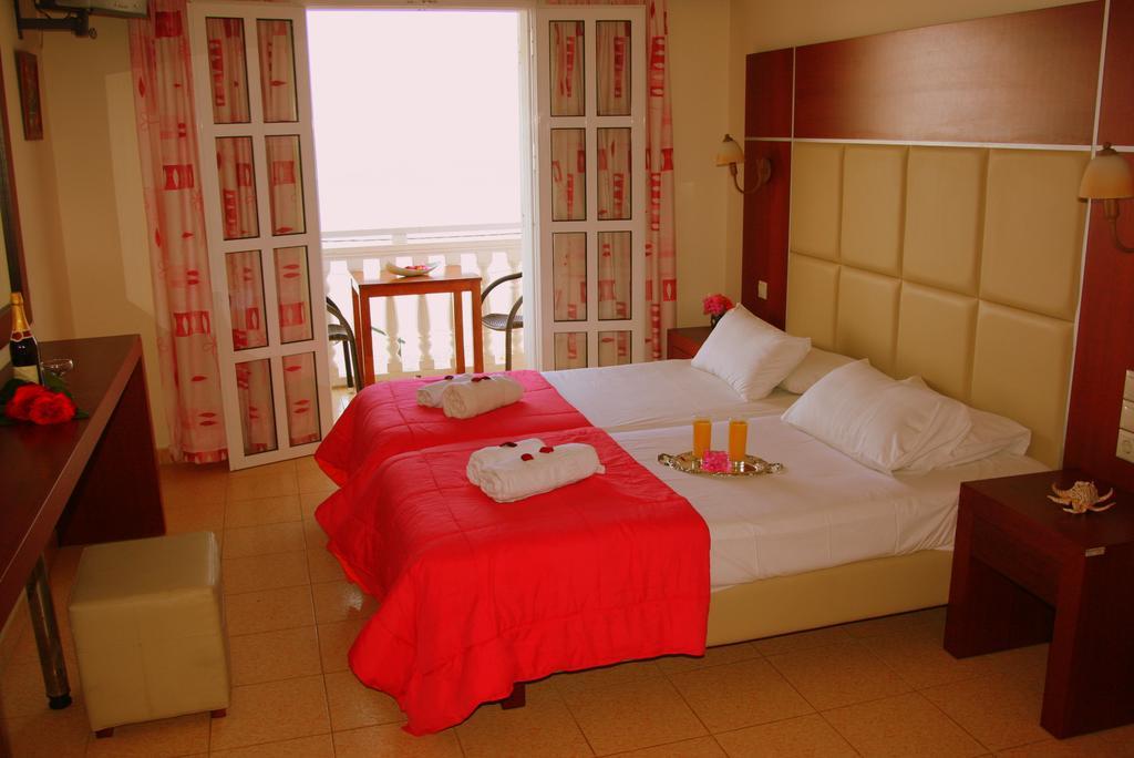 Agoulos Beach Hotel Аргасі Екстер'єр фото